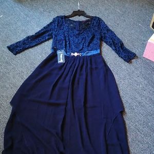 Gorgeous navy blue formal 👗!